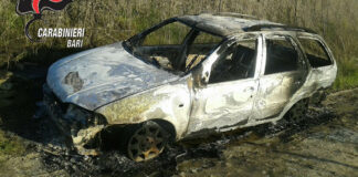 Incendia l’auto dopo un divieto: arrestato un 59enne