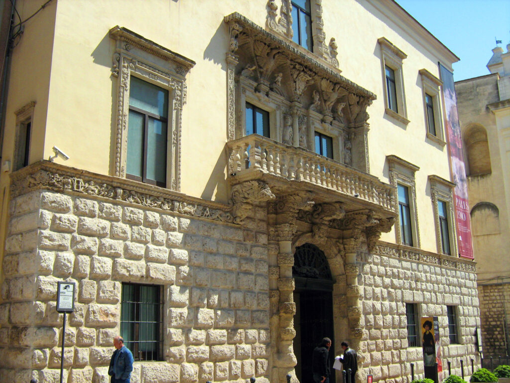 Palazzo della Marra "bocciato" dalla Lonely Planet 