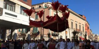 Dai Sepolcri al Venerdì Santo, Pasqua e folclore a Barletta