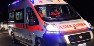 Auto contro guardrail su via Foggia, 52enne ferito