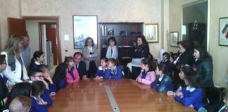 Una delegazione studentesca del VII circolo in visita al Palazzo di Città