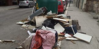 Via Milano, dove la differenziata non vale per tutti
