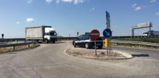 Frontale all’uscita Barletta centro: tanta paura, nessun ferito grave