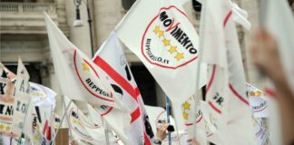 Il portavoce del M5S al Senato Lello Ciampolillo a Barletta per le ragioni del “No”