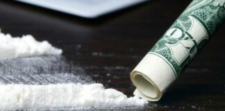 Tenta di lanciare droga dalla finestra, non evita l’arresto: in manette 23enne barlettano