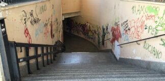Sottopassaggio di via Imbriani: la sporcizia non conosce confini