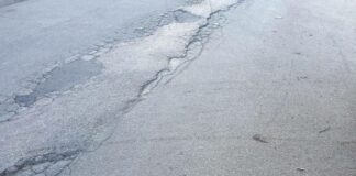 Via Foggia piena di fossi pericolosi