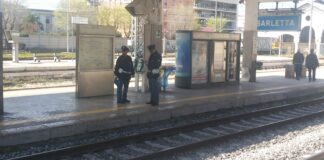 Tentativo di suicidio frenato dalla Polfer a Barletta