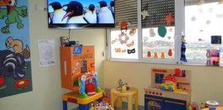 Pediatria al “Dimiccoli”, piccoli degenti allietati da una sala-cinema