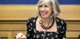 Il ministro Stefania Giannini in visita alla scuola “Modugno” di Barletta