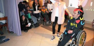 Recital di Carnevale tra risate e freddure nella casa-famiglia “Suor Maria Lamacchia”