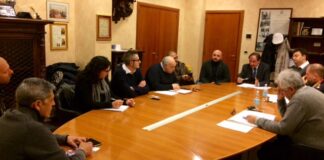 Caso-dehors, commercianti e amministrazione a confronto