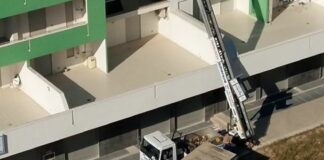 Via Romanelli, il marciapiede è troppo grande: il camion per traslochi “invade” l’aiuola
