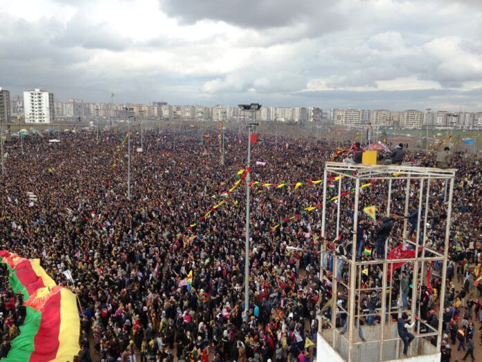 manifestazione Diyarbakir foto