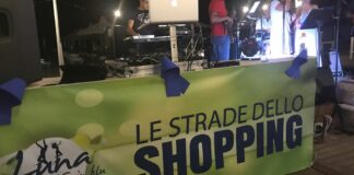 “Shopping in blu” all’insegna di danza e sociale