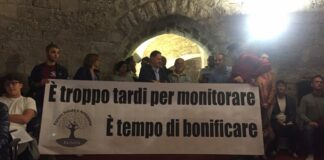 Parente: «Perché fidarsi di chi ha creato il disastro ambientale?»