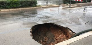 Si apre una voragine sul lungomare Mennea