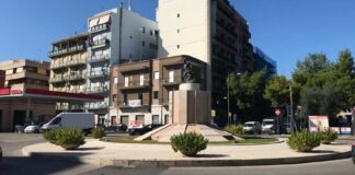 Picchiato con una mazza da baseball e rapinato della bici, due arresti a Barletta