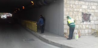 Ringhiera divelta sotto il ponte di via Alvisi, interviene Bar.s.a.