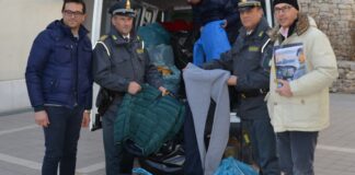 Capi contraffatti devoluti in beneficenza alla Caritas