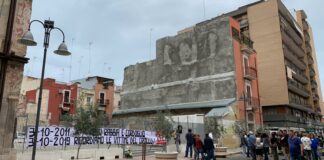 Crollo di via Roma, alle 12.21 il silenzio profondo spezzato solo dal vento