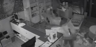 Malviventi “ripuliscono” un negozio di telefoni: banda in azione nel quartiere Patalini