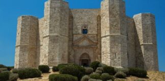 Coppia di turisti tedeschi si perde a Castel del Monte, l’uomo raggiunge in bici Barletta