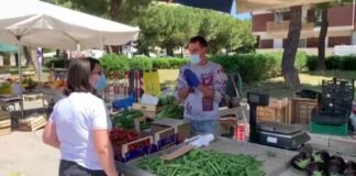 Secondo sabato di mercato, termoscanner e ingressi limitati