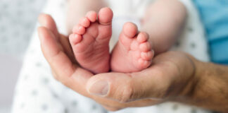 «Io, primo papà di Barletta a entrare in sala parto dopo l’emergenza Covid»: il racconto di Luigi