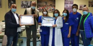 Consegnati gli attestati di apprezzamento IHRC al Centro Trasfusionale di Barletta, Caritas e AVIS