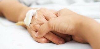 Figlia con Covid, la madre scopre di avere un male dopo il tampone: ora sono ricoverate a Barletta