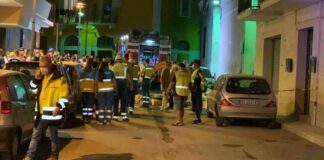 Crolla palazzina vicino via Roma, almeno tre feriti