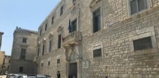 Abusi su minore, indagato un 61enne di Barletta: vittima la figlia della compagna