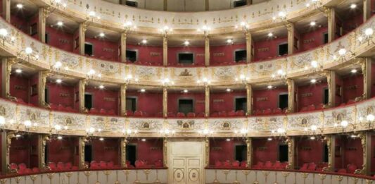 Tutto pronto per la nuova stagione teatrale del “Curci”