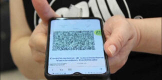 Consiglio dei ministri, obbligo di mascherine all’aperto anche in zona bianca