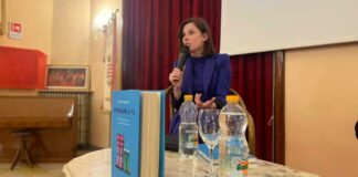 “Stringimi a te, non ti ho donato la vita ma la vita mi ha donato te”: Sarah Maestri emoziona Barletta con la gratuità dell’amore