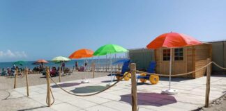 Vandalizzata la spiaggia attrezzata per disabili sulla Litoranea di Levante a Barletta