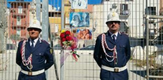 Memoria e monito, fiori per le vittime del crollo di via Roma a Barletta nel 2011