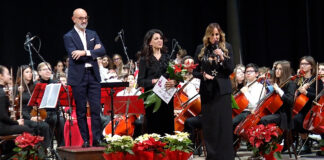 Concerto natalizio in un “Curci” gremito e con uno scopo benefico