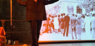 Le teste di Modigliani incantano Piazza Marina con il teatro di Antonello Taurino