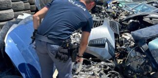 Parti d’auto rubate in un capannone della zona industriale, arrestati due cerignolani