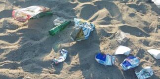Spiagge di Barletta invase dai rifiuti per la notte di San Lorenzo