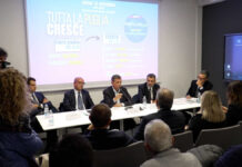 Mennea inaugura il suo comitato elettorale a Barletta con Calenda