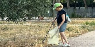 I volontari de “La Via della Felicità” al lavoro nel Parco degli Ulivi