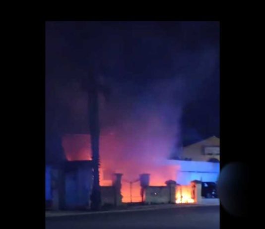 Incendio in un casolare abbandonato sulla litoranea di Ponente